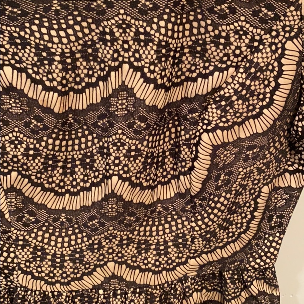 Lace peplum top - Picture 2 of 3